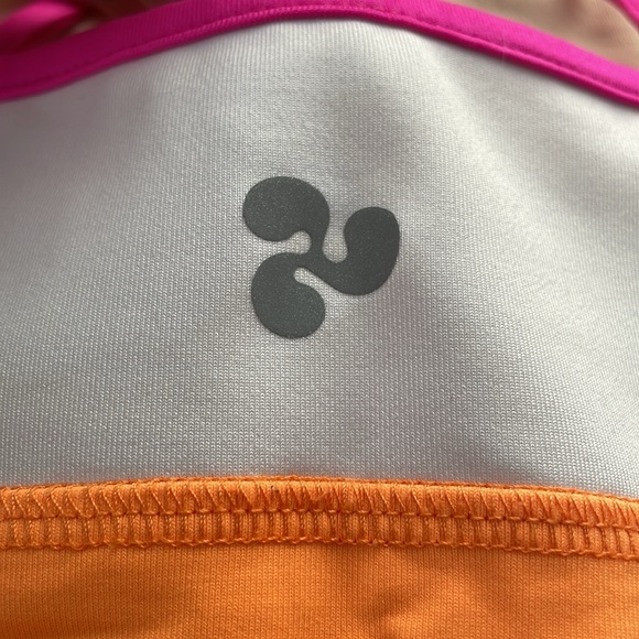 Triple Flip Tank top - Picture 3 of 4